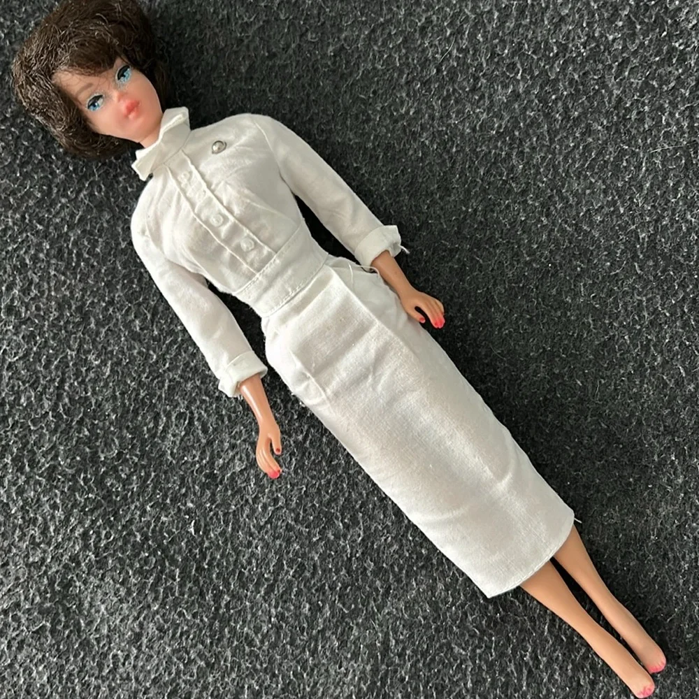 Barbie: 1960’s bubble cut hairstyle, nurse uniform. - Picture 4 of 8